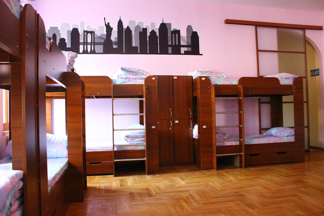 New York Hostel Львов Экстерьер фото